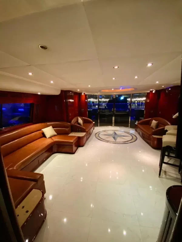 Big black Jacuzzi 95 ft