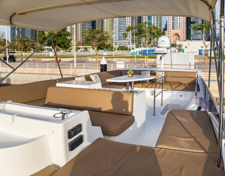 Majesty 48 ft